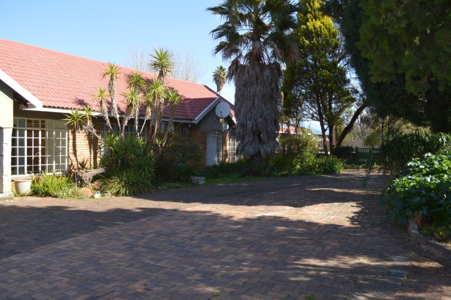 5 Bedroom Property for Sale in Flamwood North West